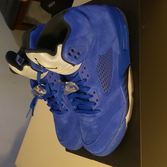 Air Jordan Retro 5 - Picture 2 of 5